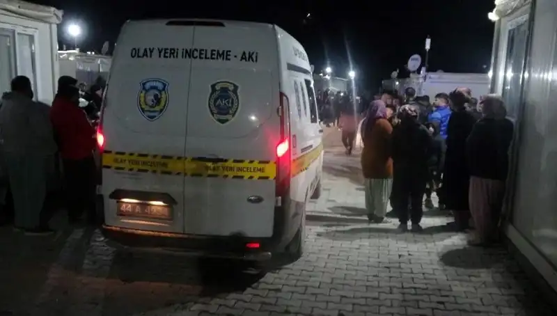 Husumetlilerin Kavgasında Kan Aktı: Sokaklar Savaş Alanına Döndü