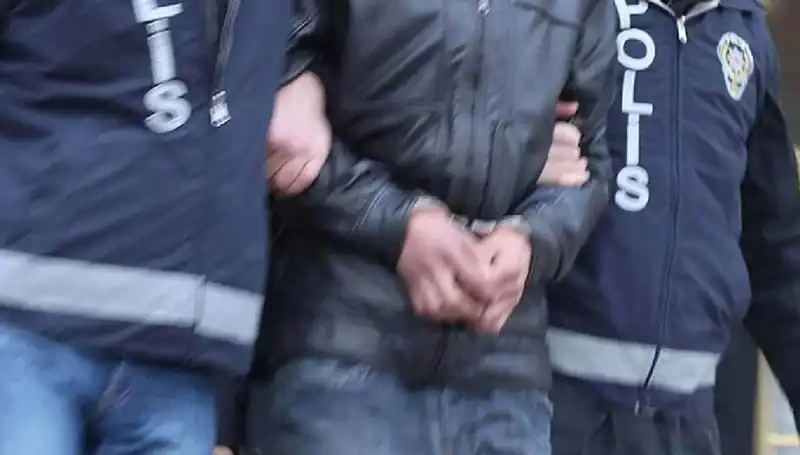Osmaniye'de Narkotik Polisi Uyuşturucu Operasyonuyla 7 Kişiyi Tutukladı