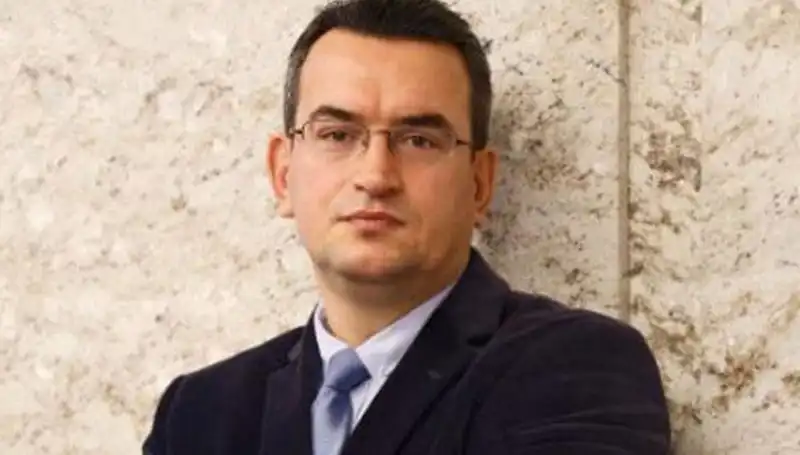 Metin Gürcan: DEVA Partisi’nin Öncüsü ve Siyasi Kariyerine Dair Bilgiler