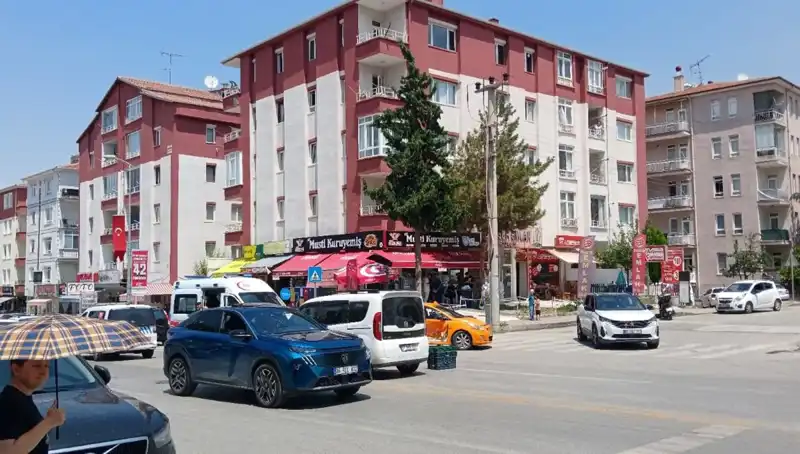 İstanbul’da Taksi ile Otomobil Çarpıştı: Kaza Sonrası Şehirdeki Son Durum