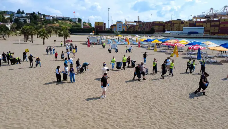 Plajlarda Temizlik Seferberliği: Doğayı Korumak İçin El Ele!