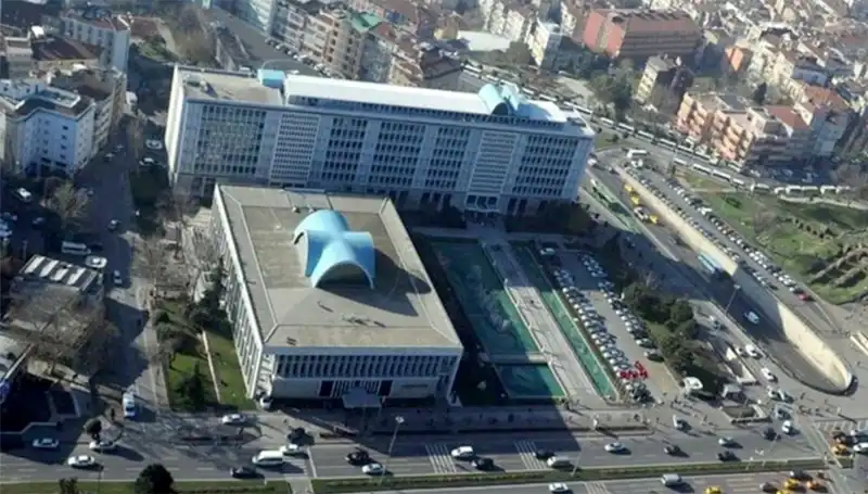 İBB Soruşturmasında Enderun WhatsApp Grubu Mesajları Mercek Altında
