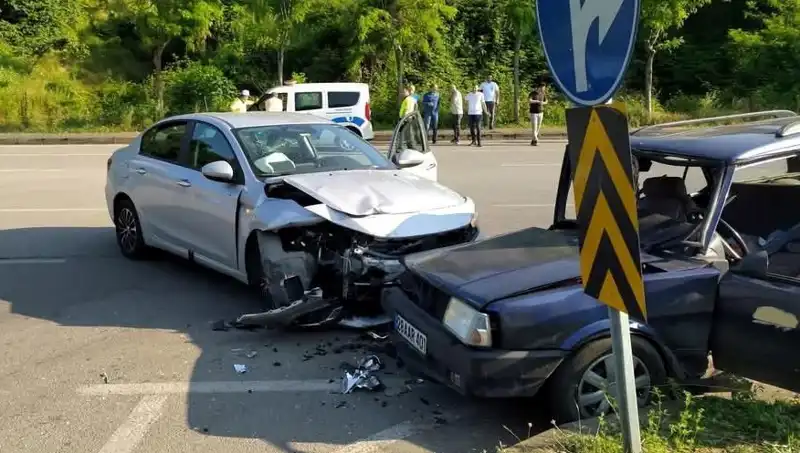 Görele'de Korkunç Kaza: Sürücü Araç Camından Fırladı!
