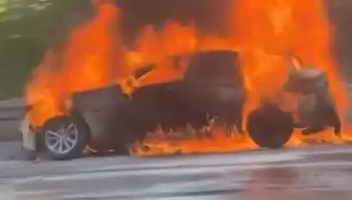 15 Temmuz Şehitler Köprüsü'nde Feci Araç Yangını: Yol Trafiğe Kapandı
