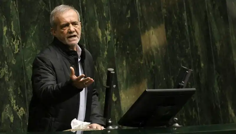 İran Cumhurbaşkanı Yardımcısı'nın Lüks Seyahati Ekonomik Bunalımı Tansiyonunu Yükseltti