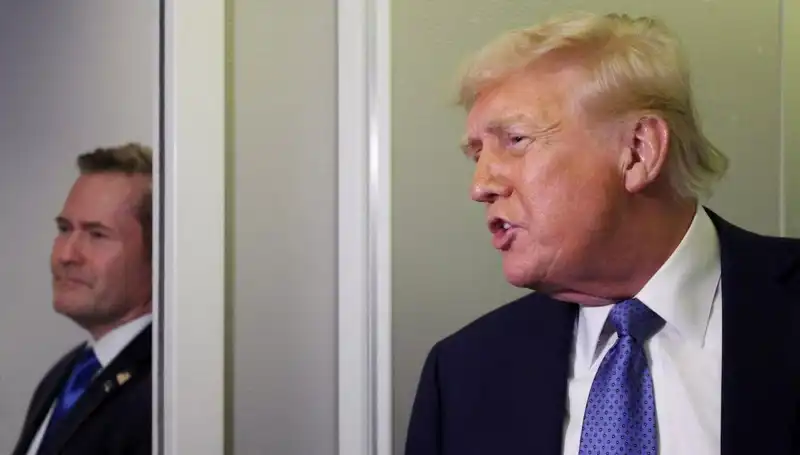 Trump'tan Şok Görevden Alma: Mike Waltz'un Planları Sızdı mı?