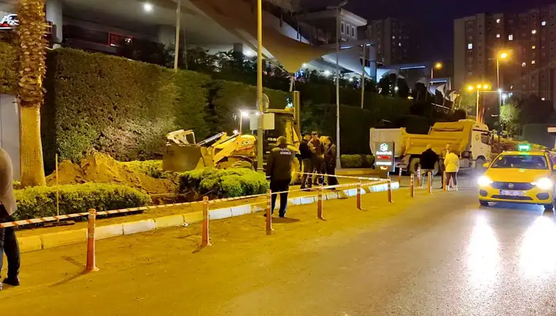 AVM Girişinde Doğalgaz Paniği: Alışveriş Keyfi Kısa Süreliğine Sekteye Uğradı