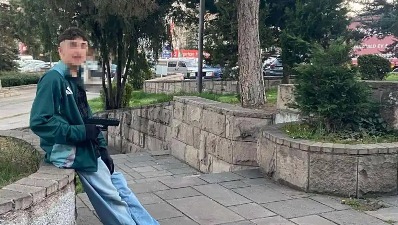 Yol Verme Kavgası Kanlı Bitti: Üç Kardeş ve Baba Gözaltında!