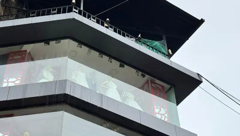 Giyim Mağazasında Çıkan Yangın, Alışveriş Merkezinde Panik Yarattı