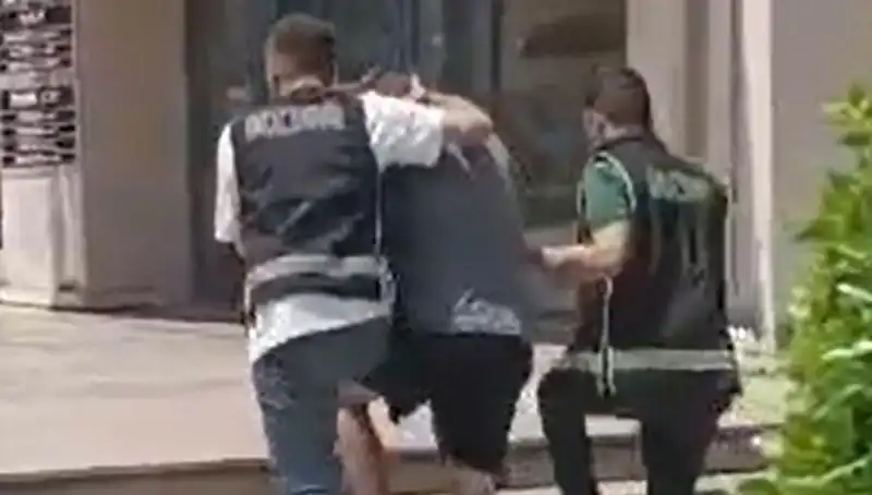 Sahte Para ile Alışveriş Yapan Turist Sınır Dışı Edildi: Olayın Detayları