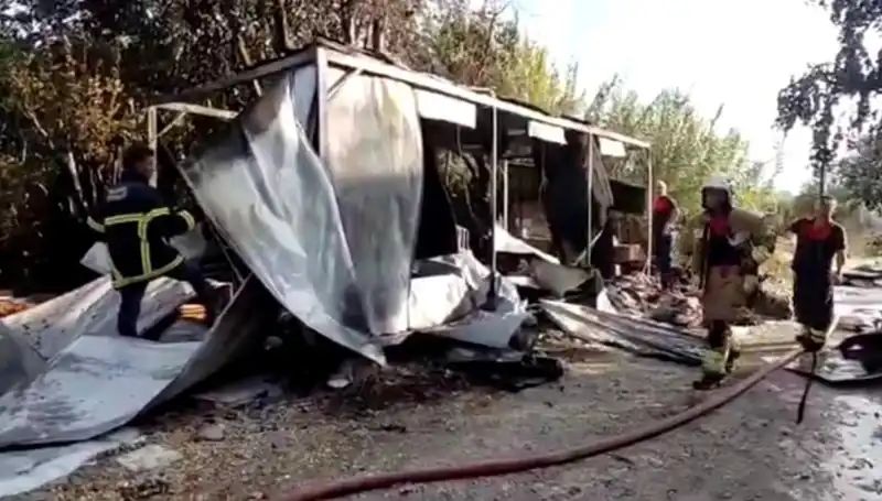 Hatay’da Konteyner Yangını: Yangın Sonrası Felaketle Yüzleşen Kent