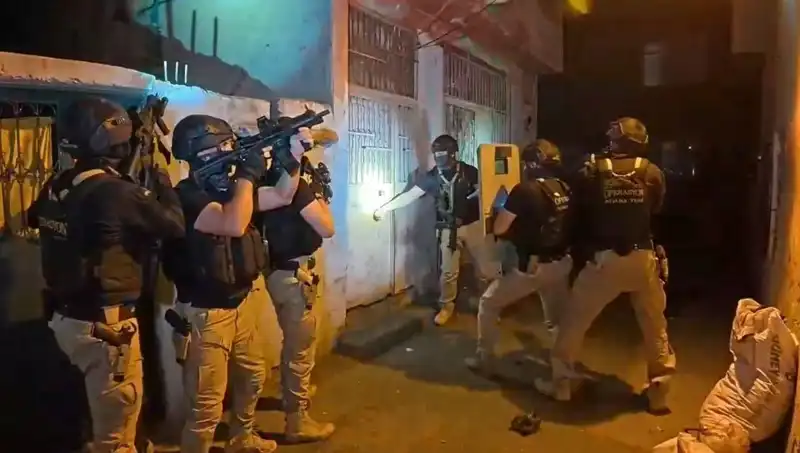 İstanbul’da DAEŞ’e Yönelik Operasyonda 18 Kişi Gözaltında