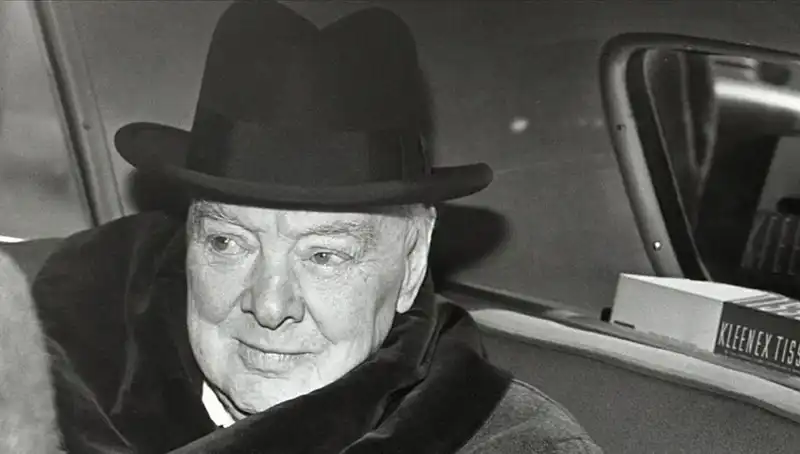 Tarihi Bekar Evi Satışta: Churchill’in İkonik Konutu Alancılarını Bekliyor!
