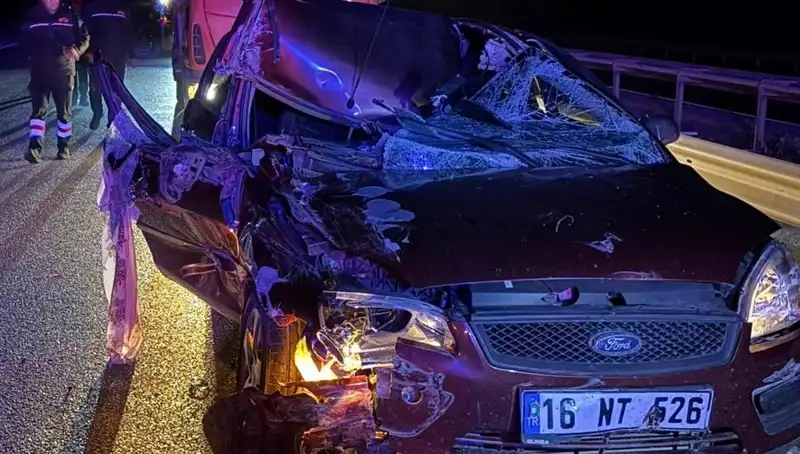 Afyonkarahisar'da Korkunç Trafik Kazası: Otomobil ve TIR Çarpıştı!