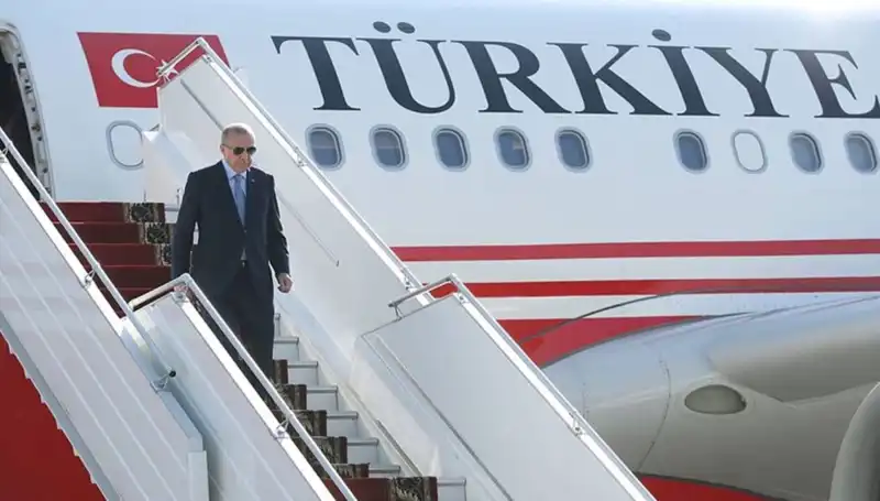Cumhurbaşkanı Erdoğan İtalya ziyaretinden dönerken önemli mesajlar verdi