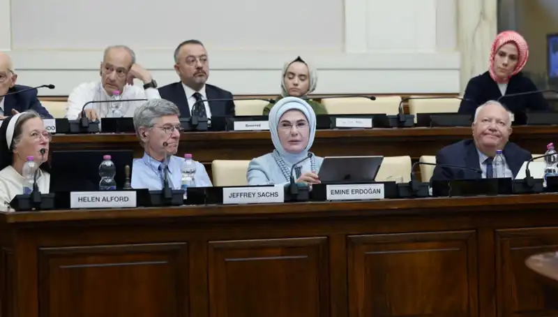 Emine Erdoğan, Vatikan'da "Dünya 5'ten Büyüktür" Diyerek Güçlü Bir Mesaj Verdi