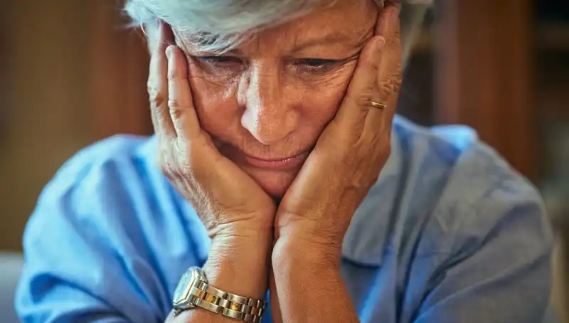40'lı Yaşlarındaki Kadının Alzheimer Teşhisi: Stresin Gizli Etkisi