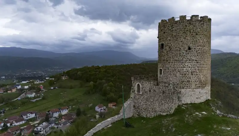 Sokolac Kalesi: Bosna Hersek’in Tarihinde Zamana Direnen Bir Anıt