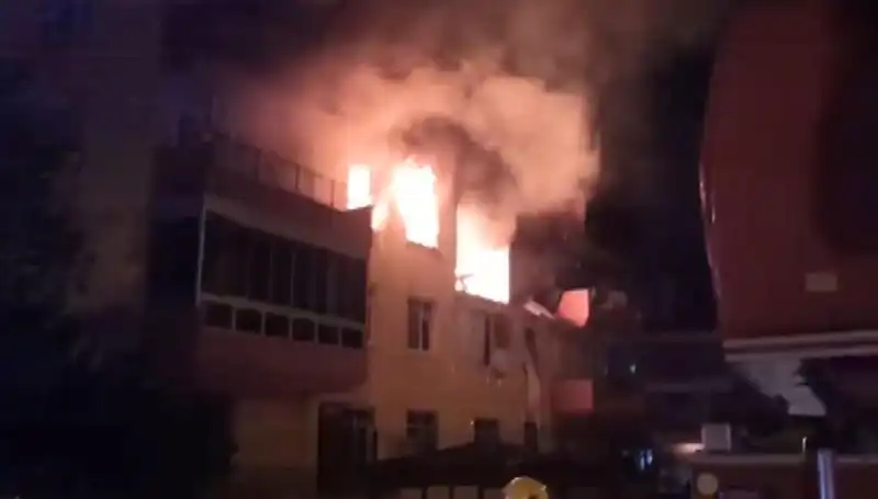 Konya'da Dört Katlı Binada Doğalgaz Patlaması: Yaralıların Sayısı 12'ye Yükseldi