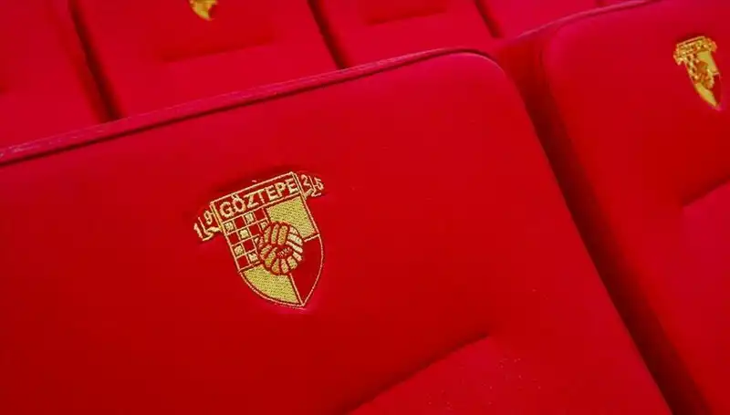 Göztepe, Yıldız Forvet Junior Olaitan ile Önemli Bir Sözleşme İmzaladı
