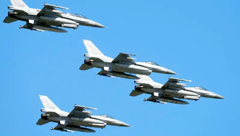 ABD, Ukrayna için F-16 Pilotu Eğitimi İçin 310 Milyon Doları Harekete Geçiriyor