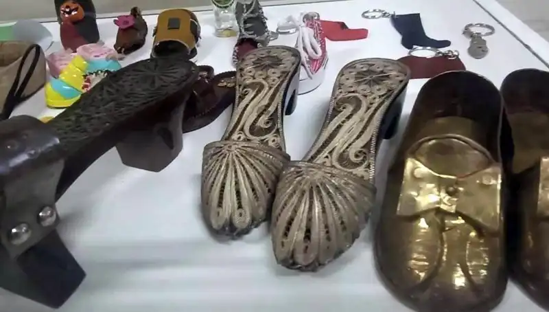 Dünyaca Ünlü İsimlerin Ayakkabılarıyla Dolu Müze: Eşsiz Bir Deneyim